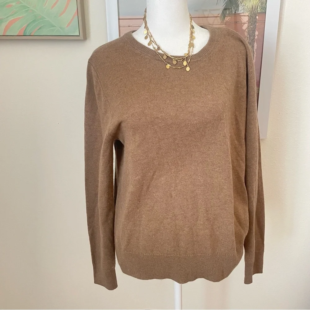 Quince 100% Mongolian Cashmere Crewneck Sweater in Camel Size Medium - Picture 3 of 8